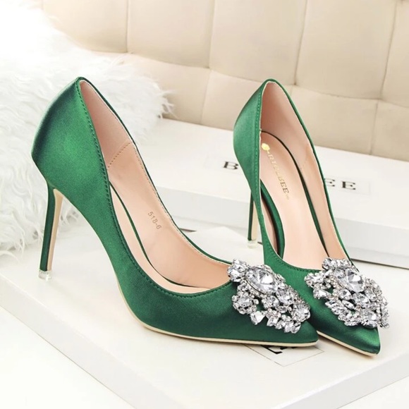 Green NWOT Rhinestone Stiletto Satin Heels holiday party - Picture 10 of 10
